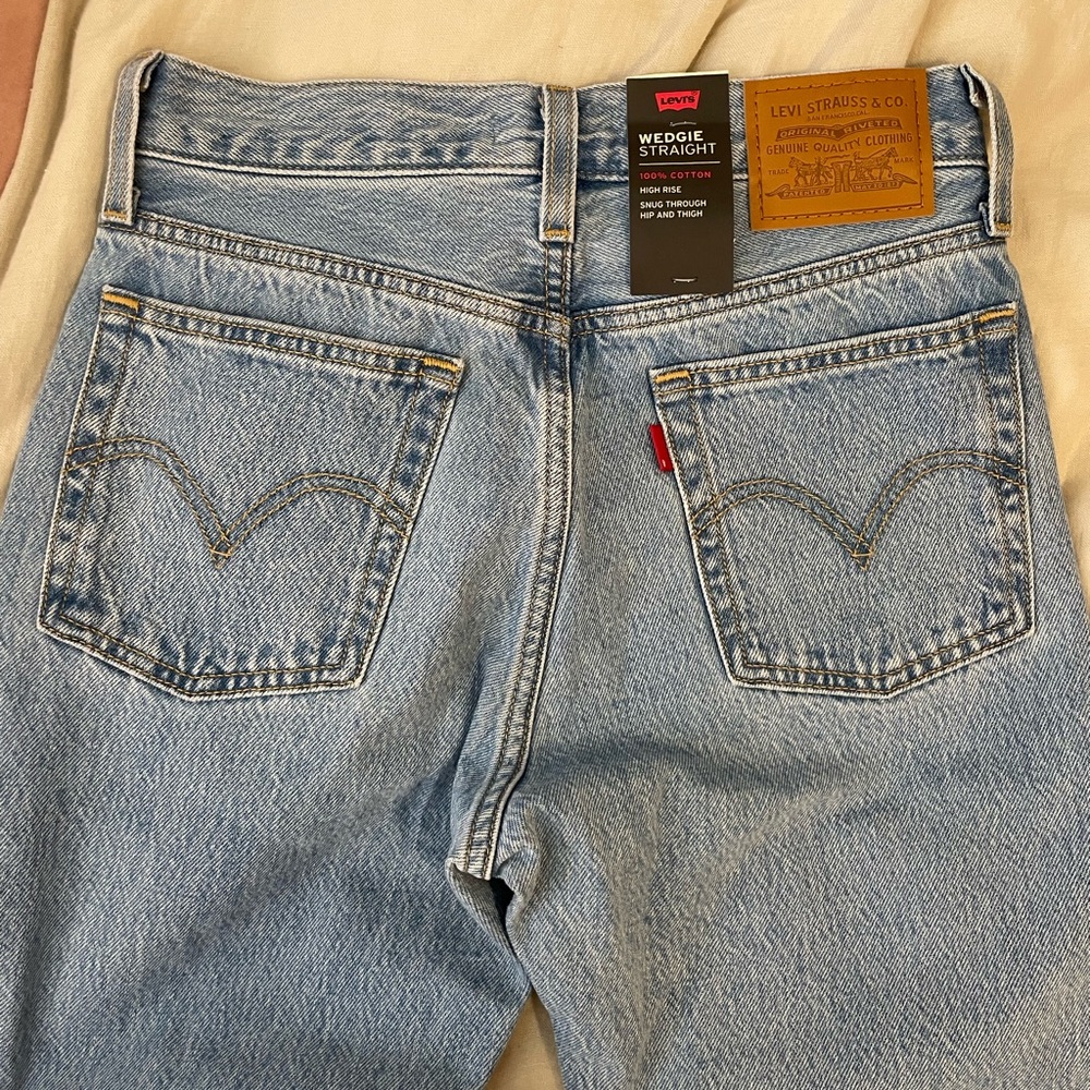 NWT Levi’s wedgie straight jeans size 25 - Picture 3 of 3